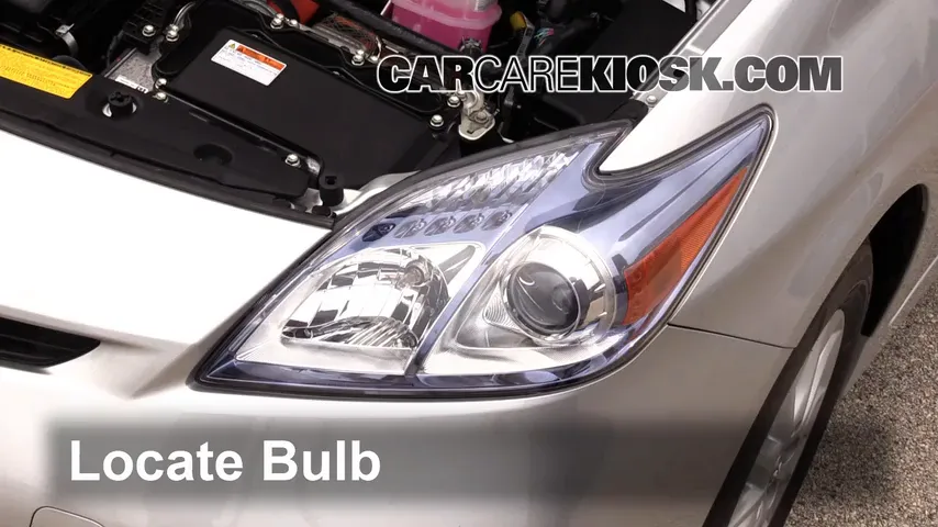 2013 Toyota Prius Plug-In 1.8L 4 Cyl. Éclairage Feux de route (remplacer l'ampoule)
